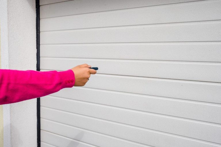 Signs your garage door needs repairs - Knight Garage Doors - Auckland wide